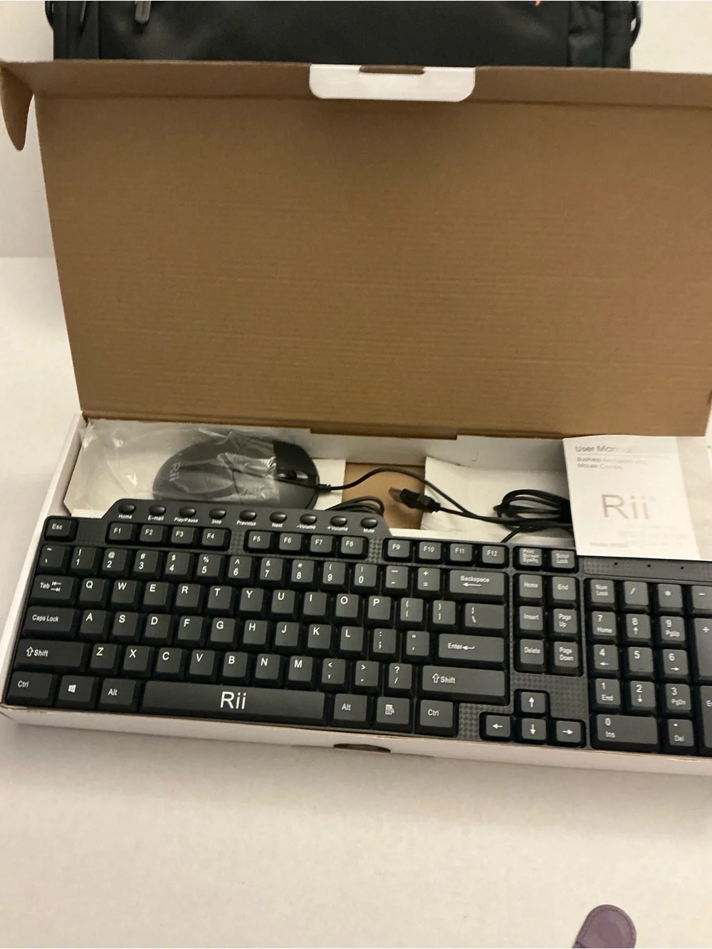 Black Business Laptop  Bag - Unbranded W/ wired keyboard Combo